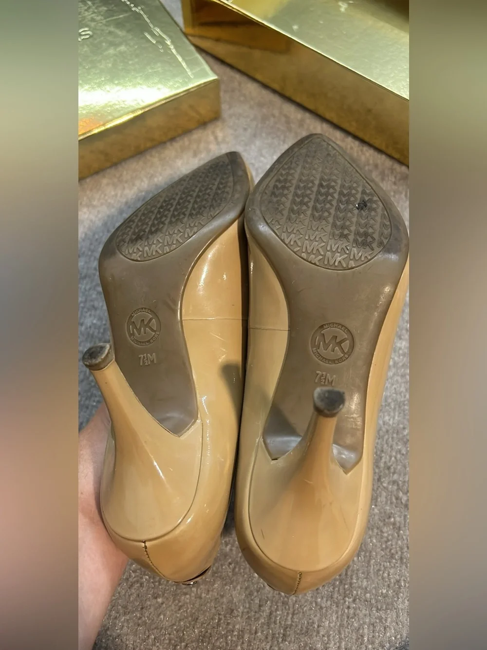 Woman’s 7.5 Michael Kors Nude Leather Pumps